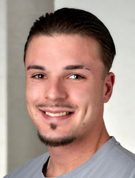 Darius Konrad, Fliesenleger